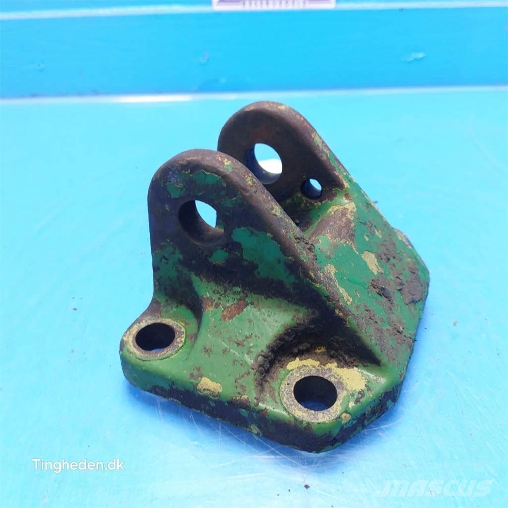 John Deere 3140 Cits traktoru papildaprīkojums