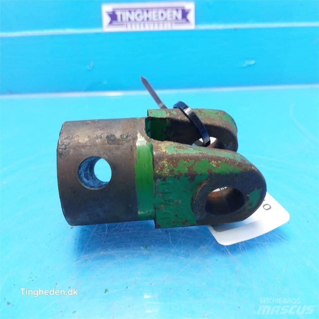 John Deere 3150 Cits traktoru papildaprīkojums