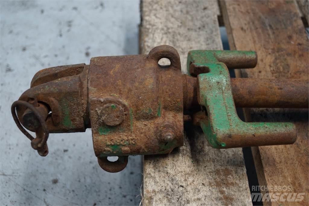 John Deere 3350 Cits traktoru papildaprīkojums