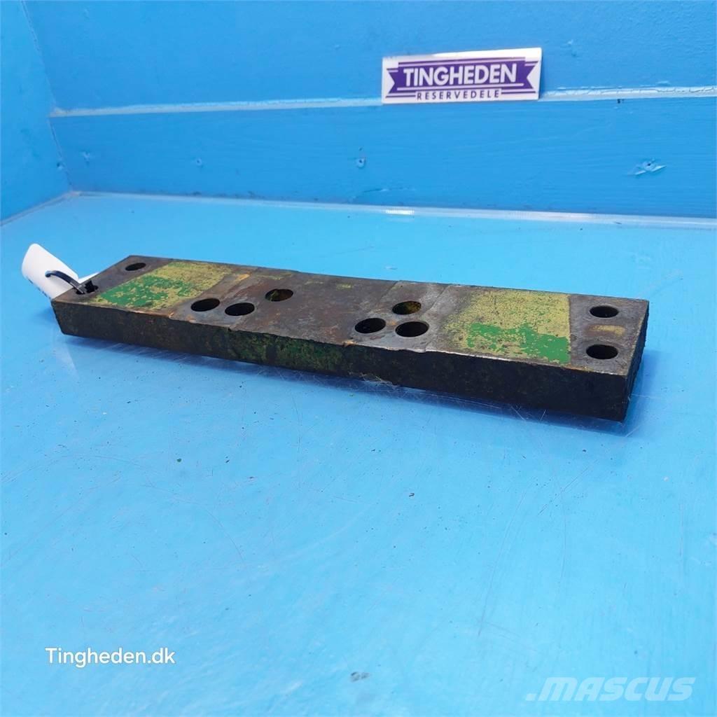 John Deere 3640 Cits traktoru papildaprīkojums