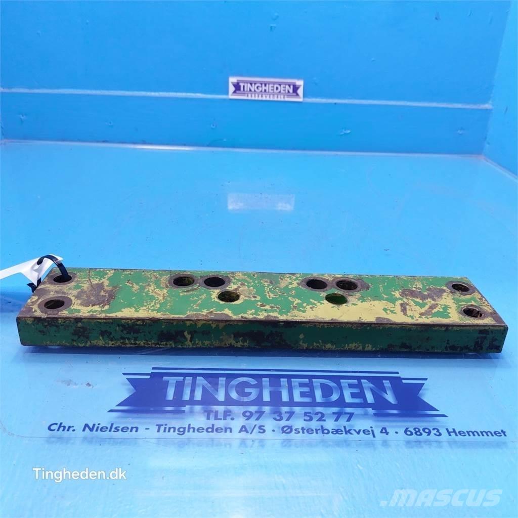 John Deere 3650 Cits traktoru papildaprīkojums