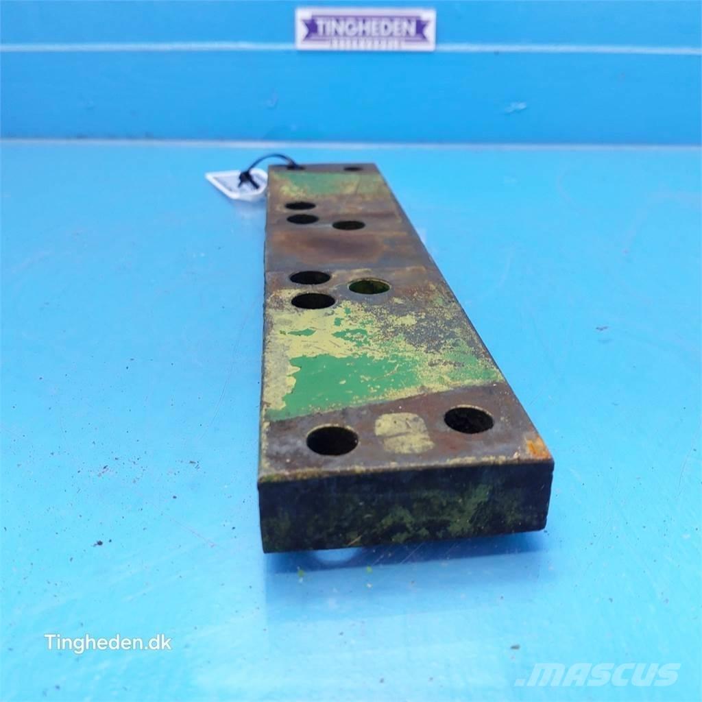 John Deere 3650 Cits traktoru papildaprīkojums