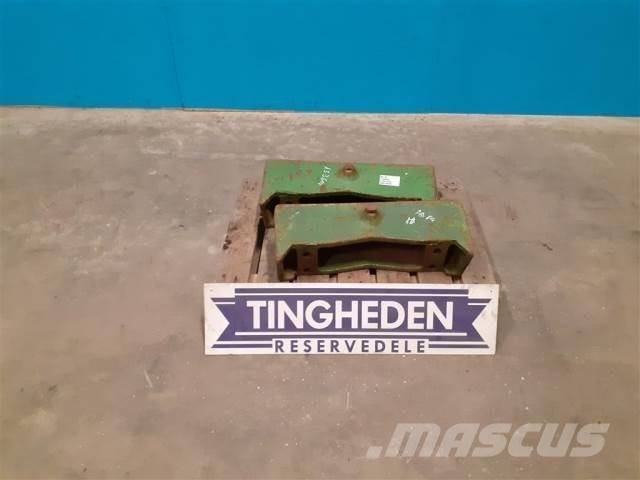 John Deere 4240 Priekšējie svari