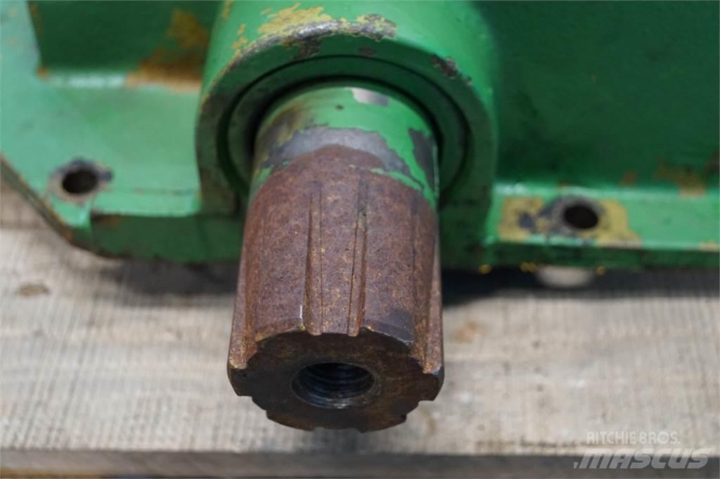 John Deere 4240 Cits traktoru papildaprīkojums