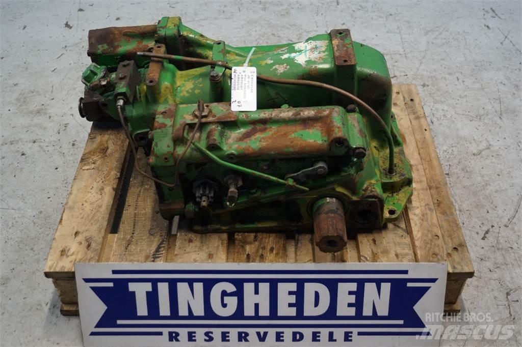 John Deere 4240 Cits traktoru papildaprīkojums