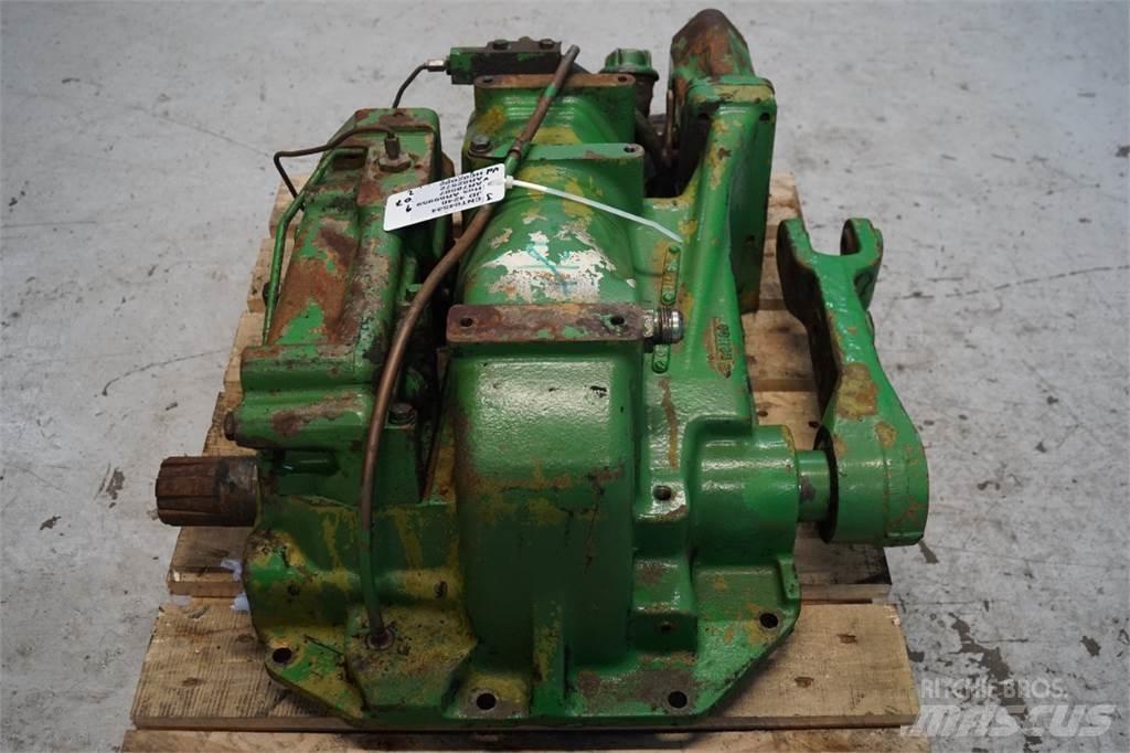John Deere 4240 Cits traktoru papildaprīkojums