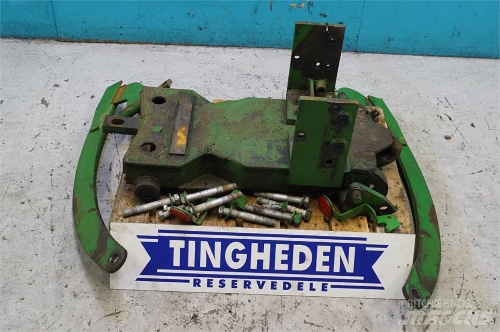 John Deere 4450 Cits traktoru papildaprīkojums