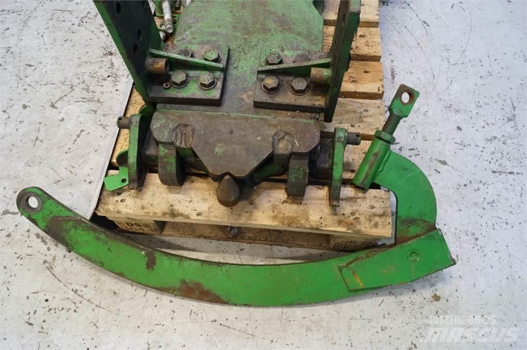 John Deere 4450 Cits traktoru papildaprīkojums