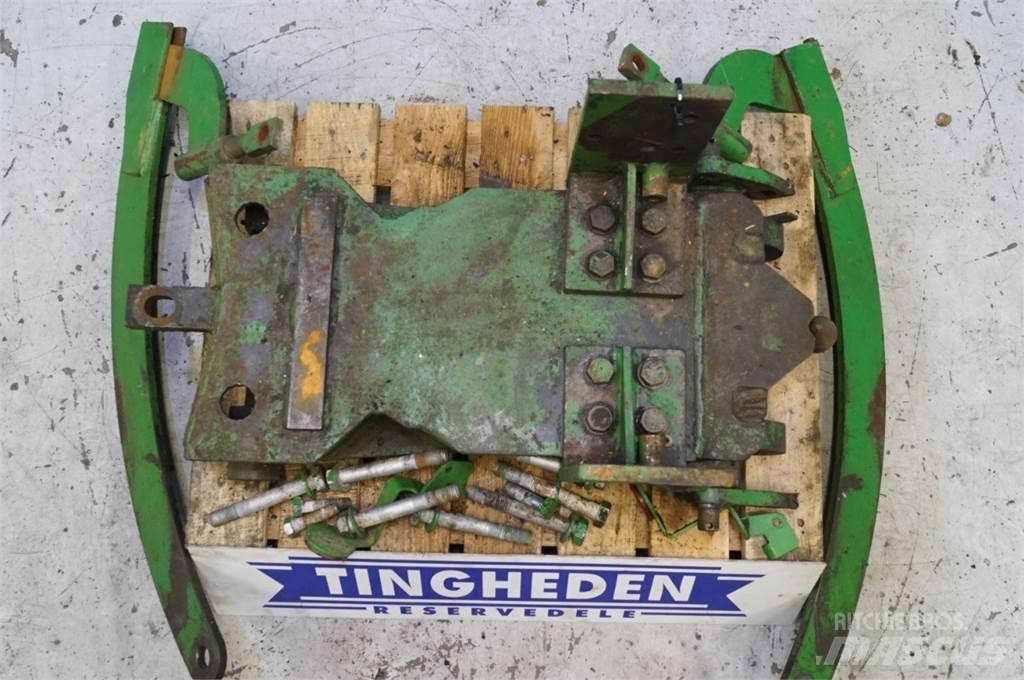 John Deere 4450 Cits traktoru papildaprīkojums