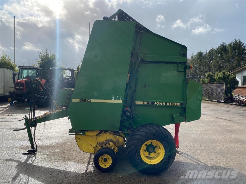 John Deere 550 Rituļu preses