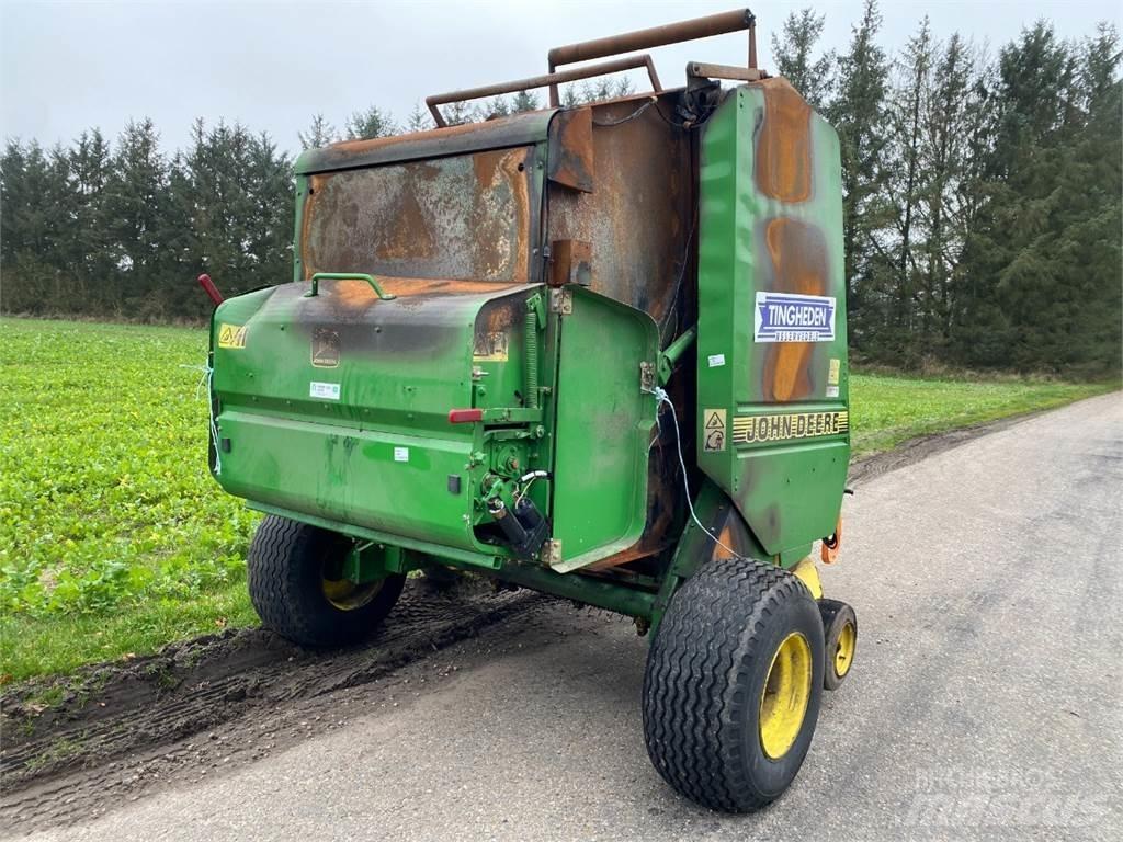 John Deere 580 Rituļu preses
