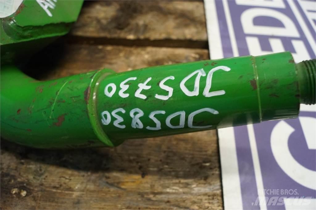 John Deere 5830 Siena un lopbarības novākšanas mašīnu piederumi