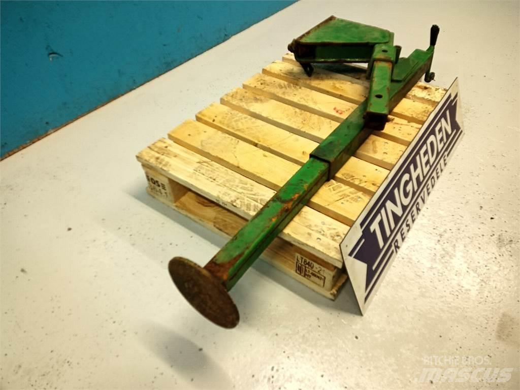 John Deere 590 Sijāšanas kausi