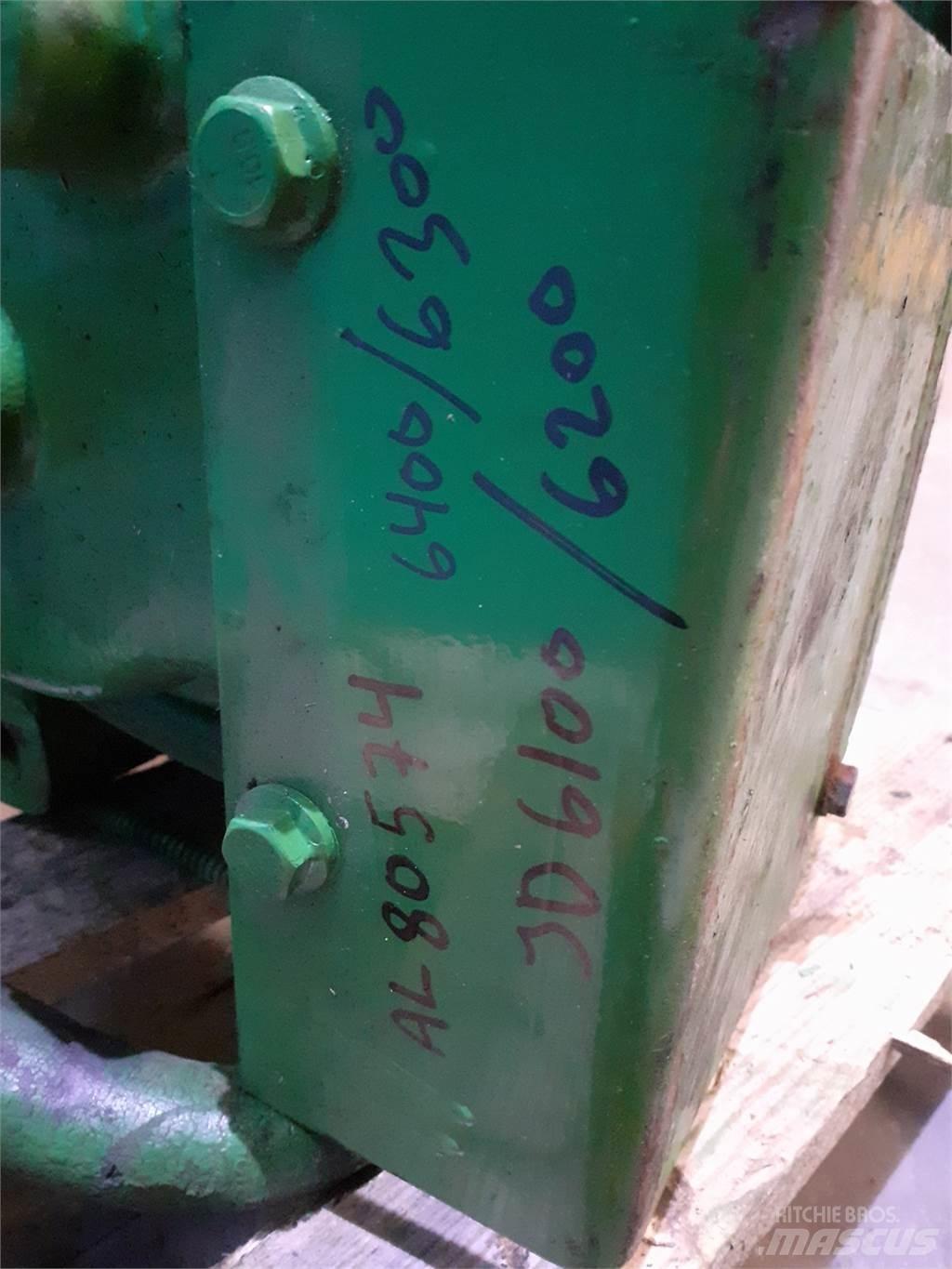John Deere 6100 Cits traktoru papildaprīkojums