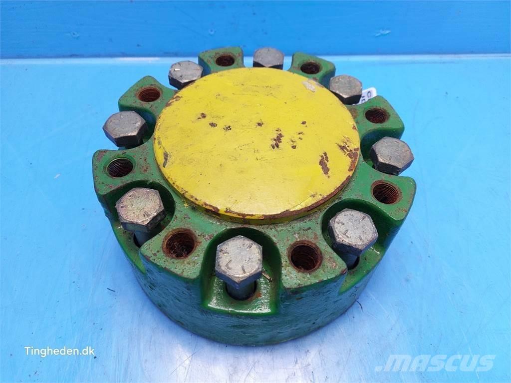 John Deere 6110 Cits traktoru papildaprīkojums