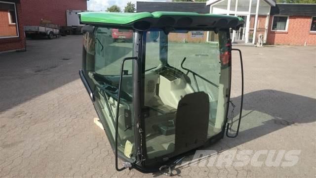 John Deere 6210R Kabīnes un interjers