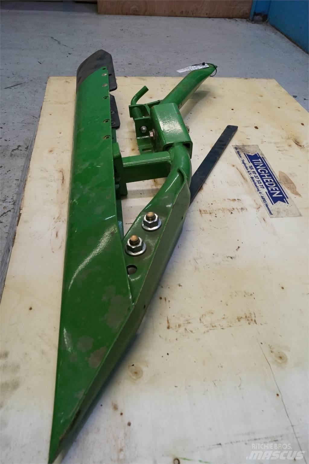 John Deere 630R Ražas novākšanas kombainu papildaprīkojums