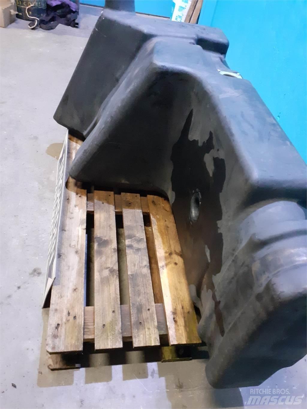 John Deere 7500 Cits traktoru papildaprīkojums