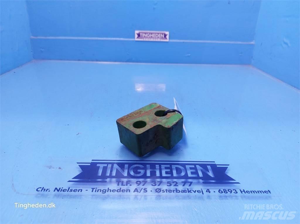 John Deere 7800 Cits traktoru papildaprīkojums