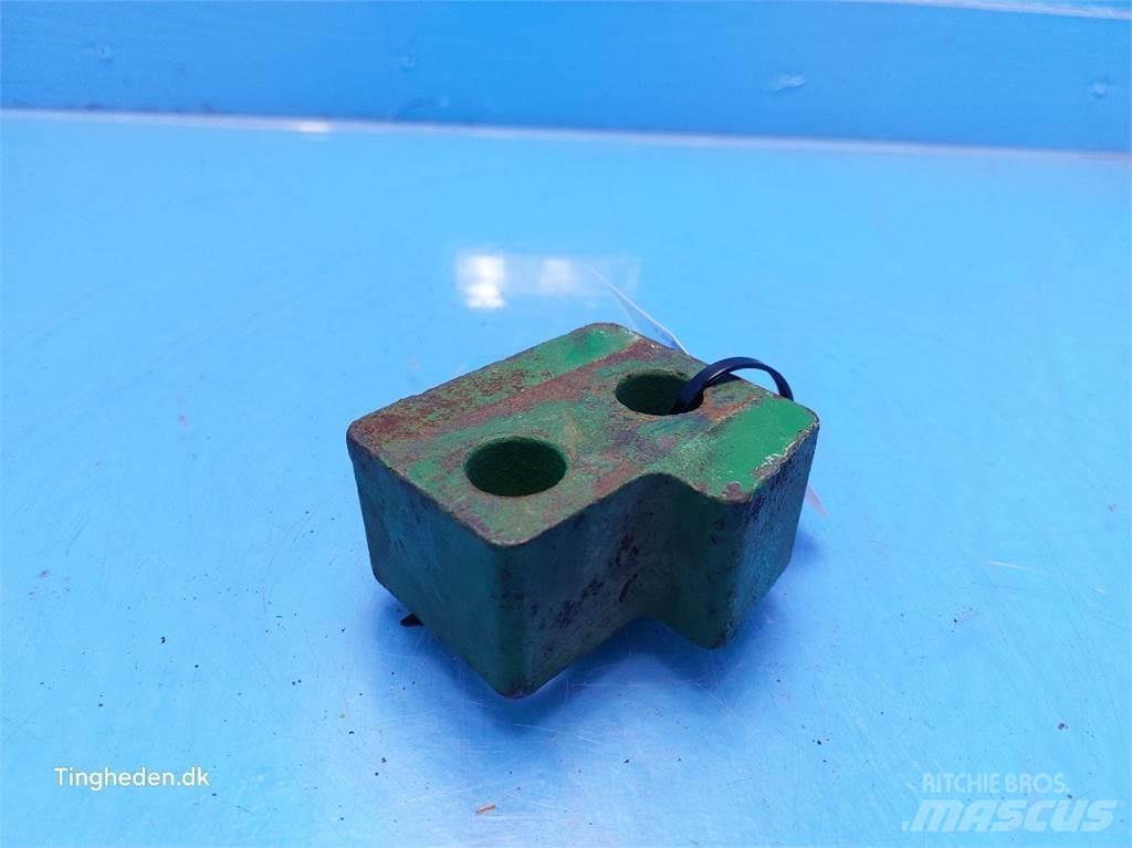 John Deere 7800 Cits traktoru papildaprīkojums