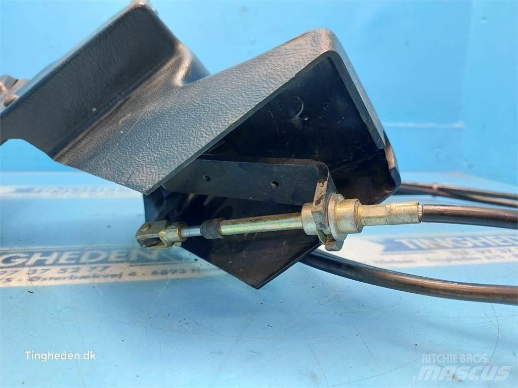 John Deere 7830 Cits traktoru papildaprīkojums