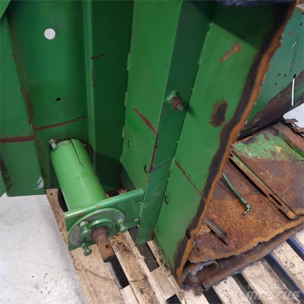 John Deere 820 Ražas novākšanas kombainu papildaprīkojums