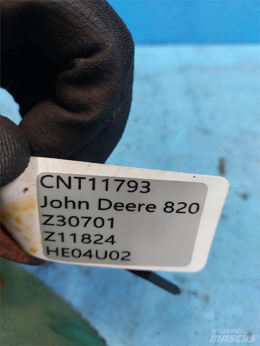 John Deere 820 Ražas novākšanas kombainu papildaprīkojums