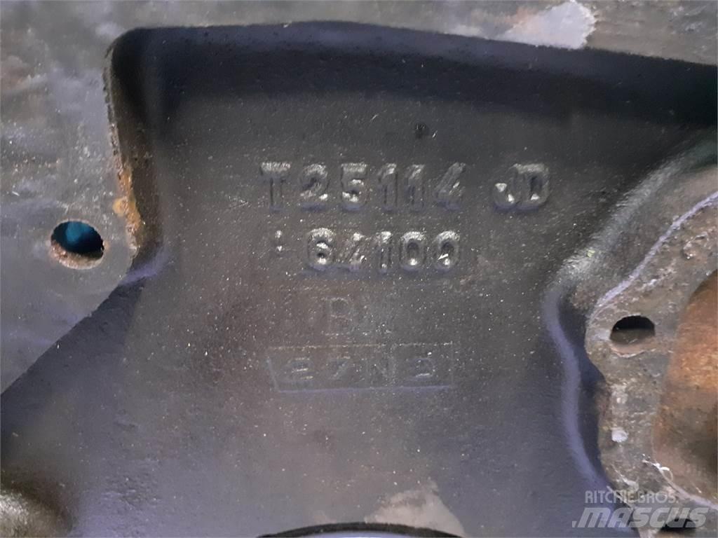 John Deere 935 Dzinēji
