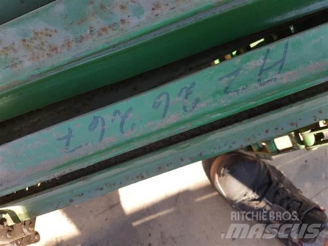 John Deere 942 Ražas novākšanas kombainu papildaprīkojums