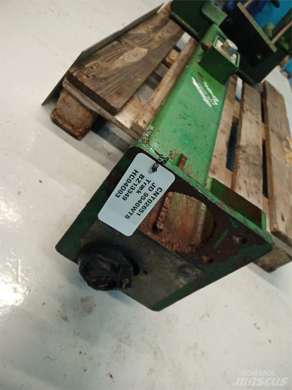 John Deere 9540 Ražas novākšanas kombainu papildaprīkojums