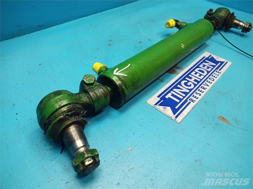John Deere 9540 Ražas novākšanas kombainu papildaprīkojums