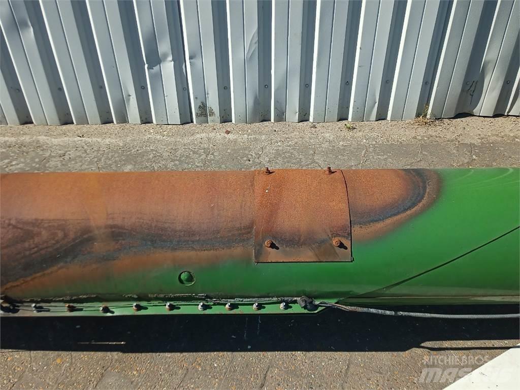 John Deere 9540 Ražas novākšanas kombainu papildaprīkojums