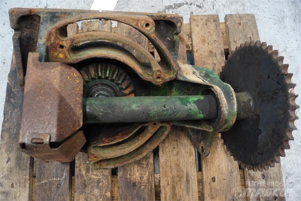 John Deere 9540 Ražas novākšanas kombainu papildaprīkojums