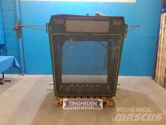 John Deere 955 Kabīnes un interjers
