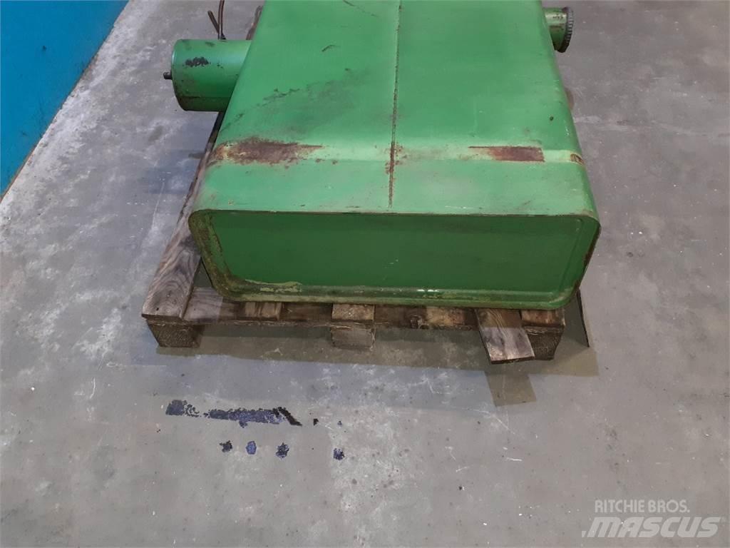 John Deere 955 Ražas novākšanas kombainu papildaprīkojums