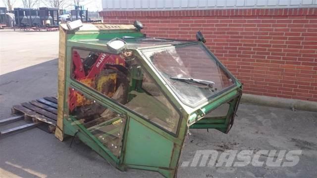 John Deere 975 Kabīnes un interjers
