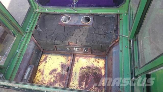 John Deere 975 Kabīnes un interjers