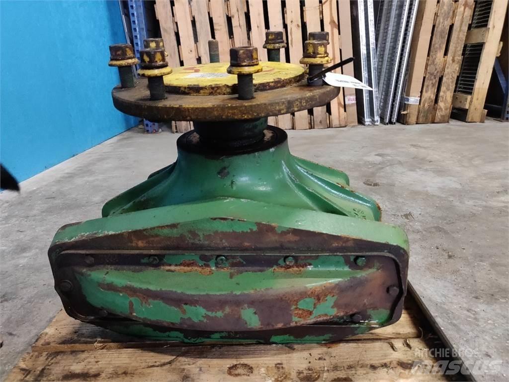 John Deere 975 Ražas novākšanas kombainu papildaprīkojums