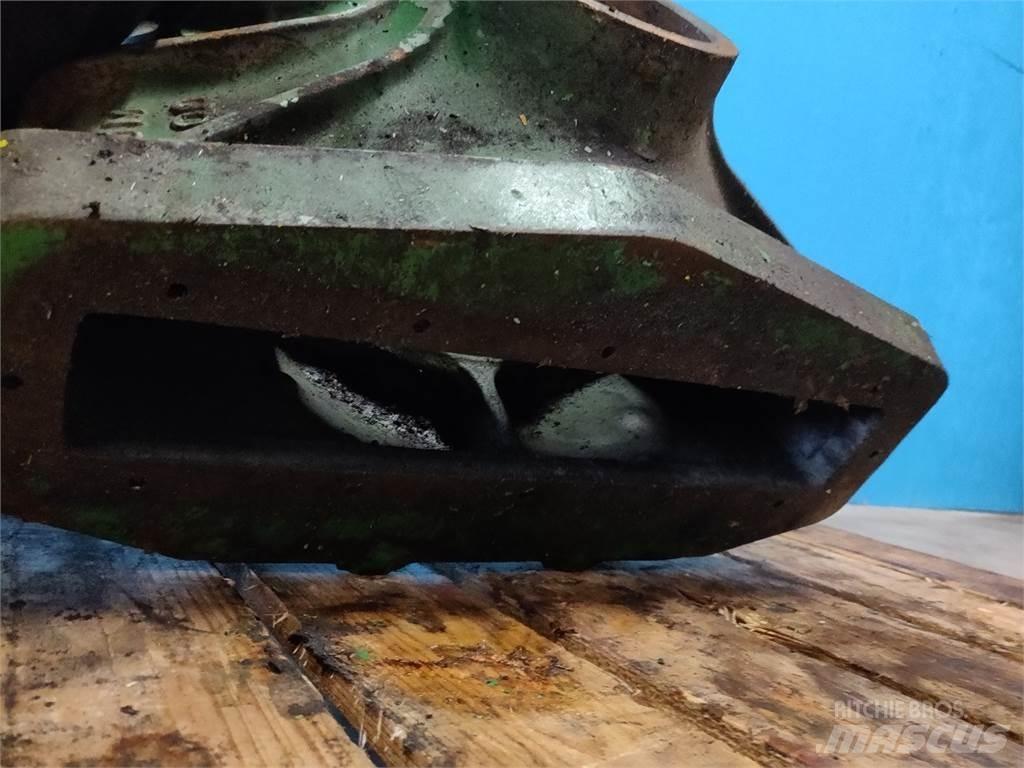 John Deere 975 Ražas novākšanas kombainu papildaprīkojums