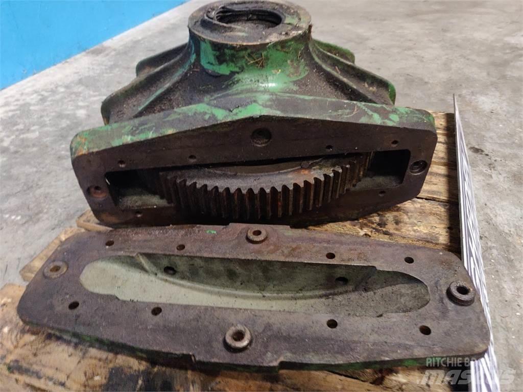 John Deere 975 Ražas novākšanas kombainu papildaprīkojums