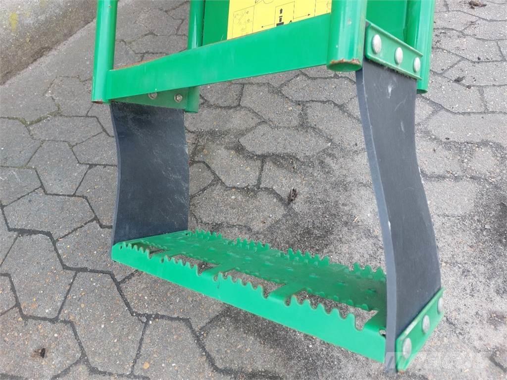 John Deere 9880 Kabīnes un interjers