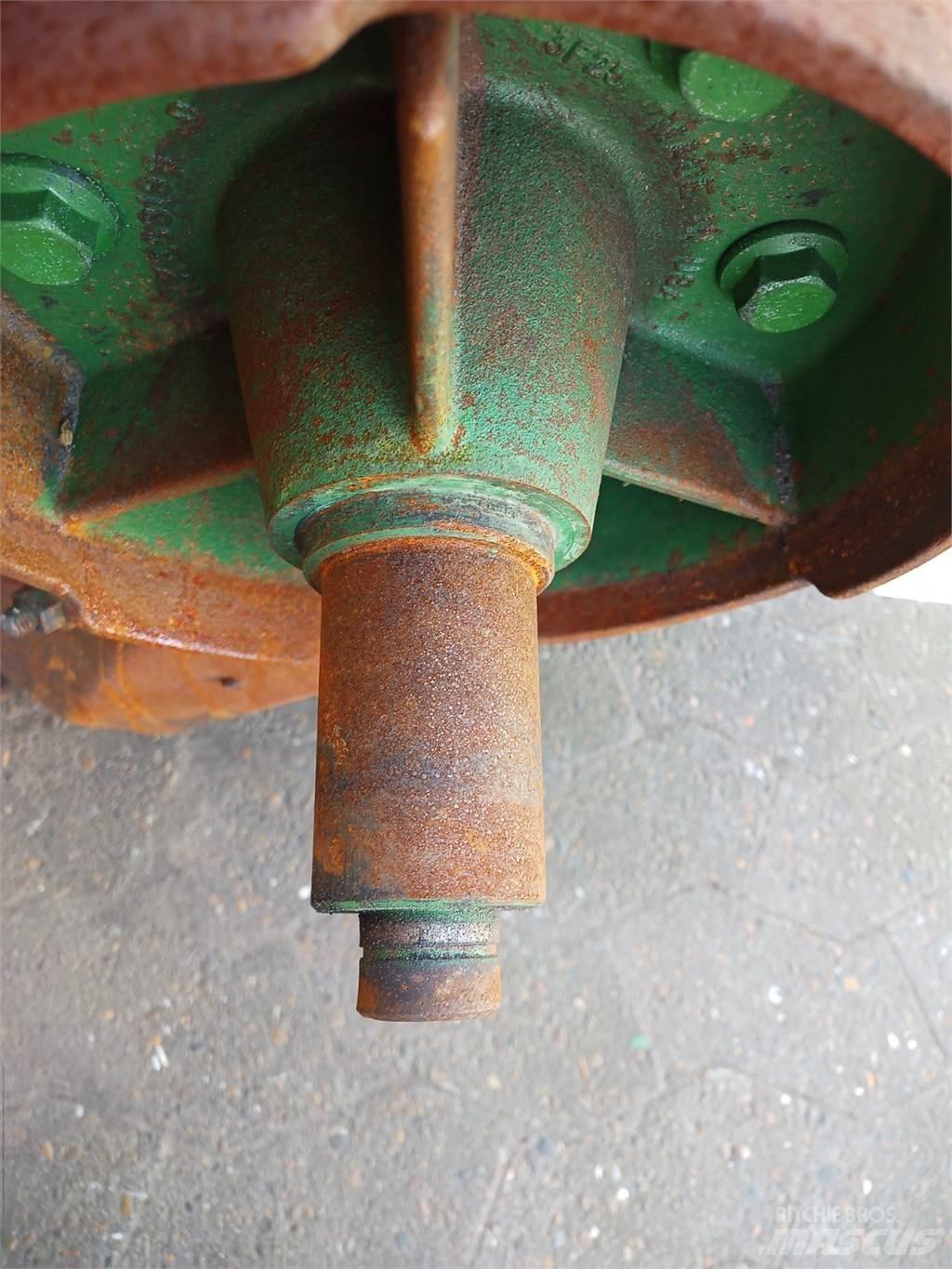 John Deere S670 Ražas novākšanas kombainu papildaprīkojums
