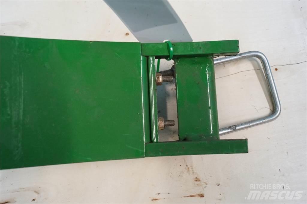 John Deere S690 Ražas novākšanas kombainu papildaprīkojums