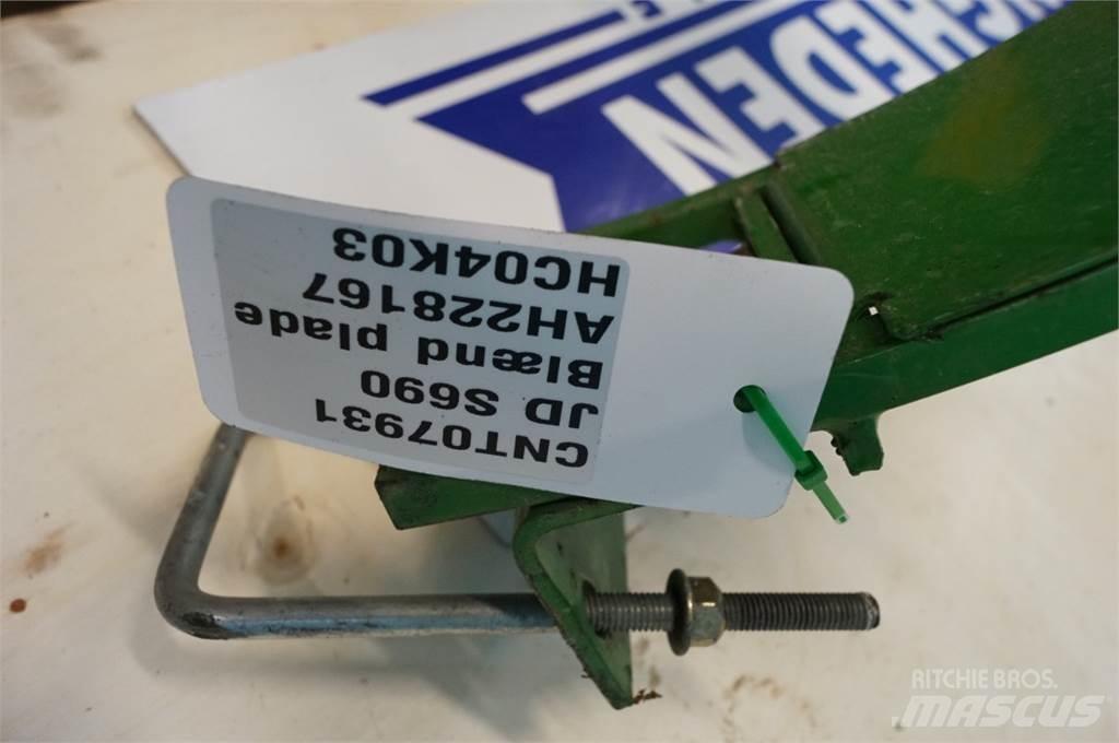 John Deere S690 Ražas novākšanas kombainu papildaprīkojums