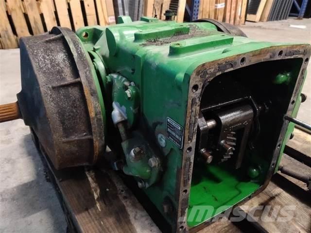 John Deere T670 Transmisija