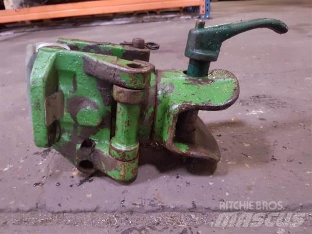 John Deere Træk Cits traktoru papildaprīkojums