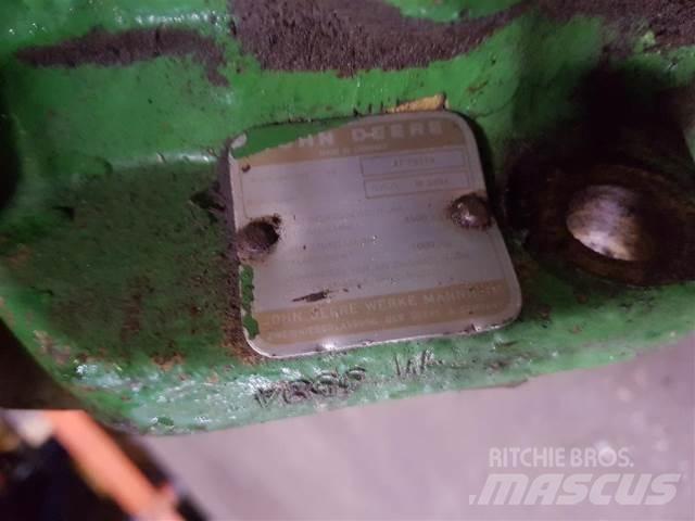 John Deere Træk Cits traktoru papildaprīkojums
