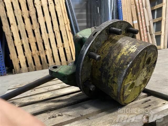 John Deere ZF Cits traktoru papildaprīkojums