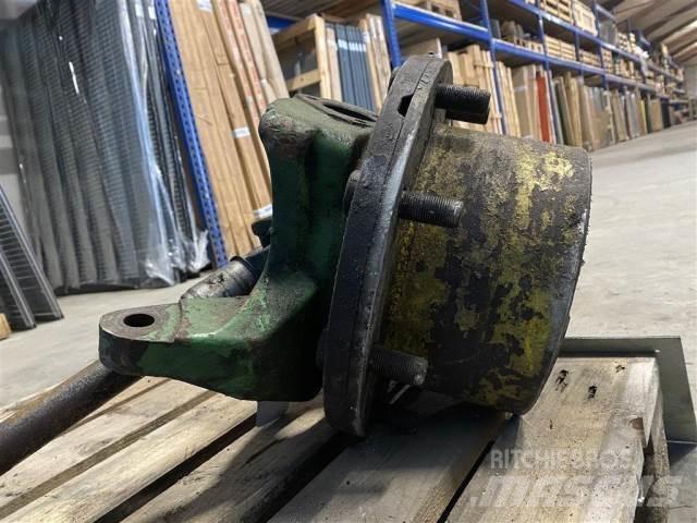 John Deere ZF Cits traktoru papildaprīkojums
