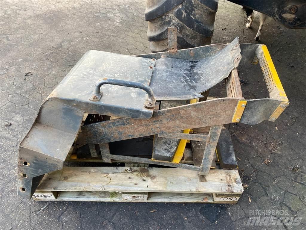 Komatsu WA270 Iekrāvēji uz riteņiem